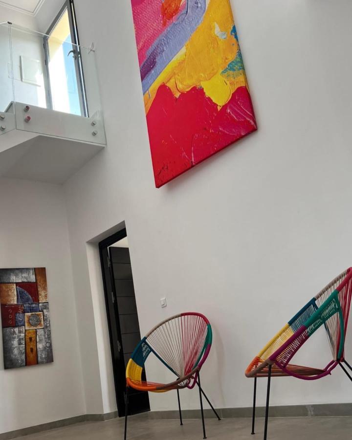 Dali Avec Terrains Foot,basket,cross-fit Villa