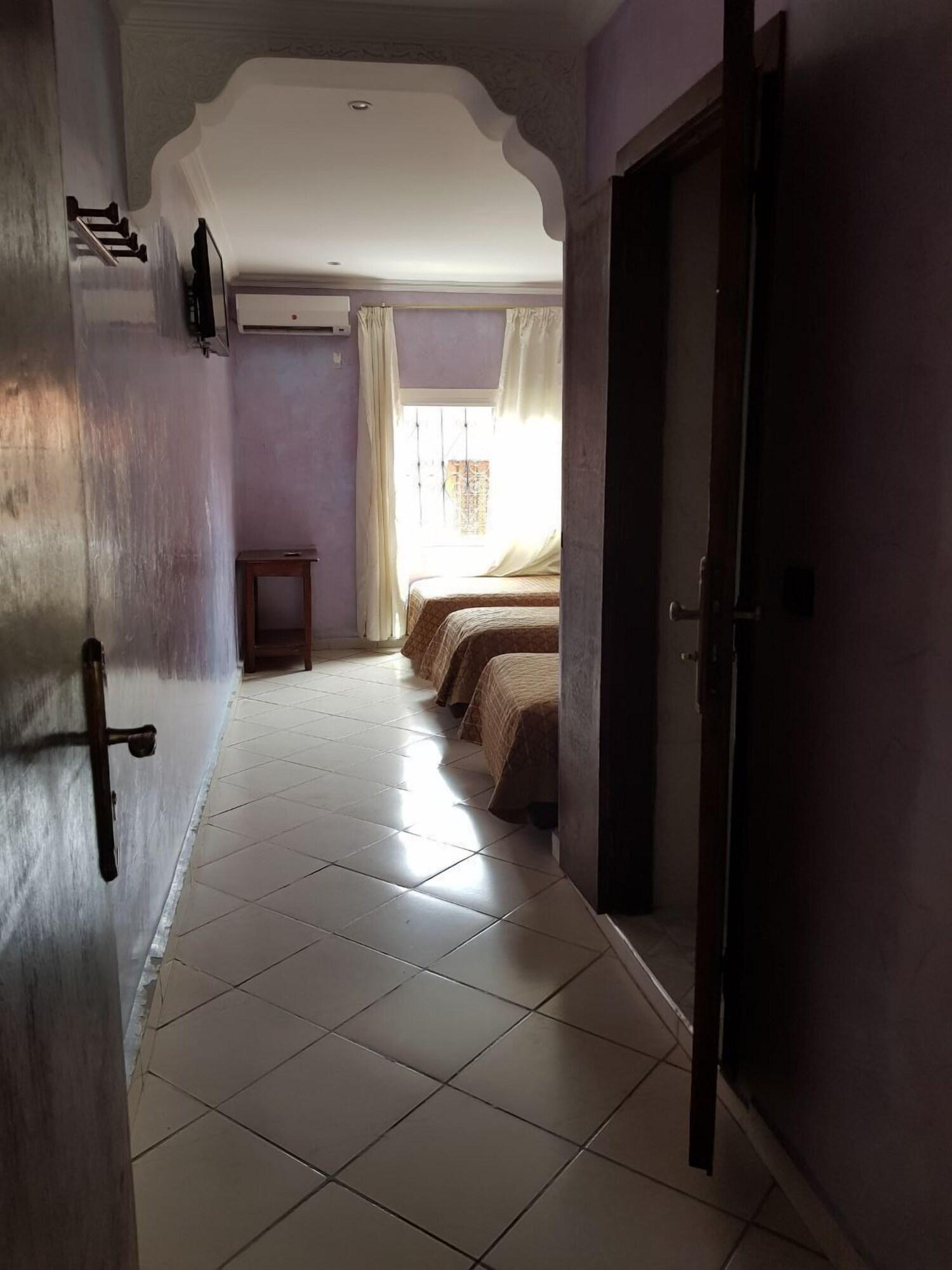 Ali Hotel 2*