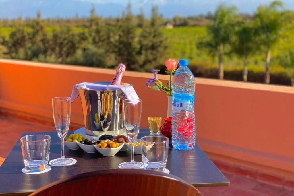 Lux Hotel *