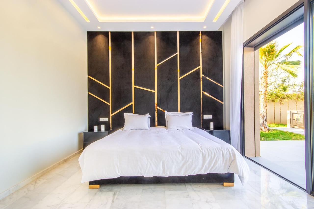 Villa Newave, Lux, Piscine Chauffée Inclus, Personnels *