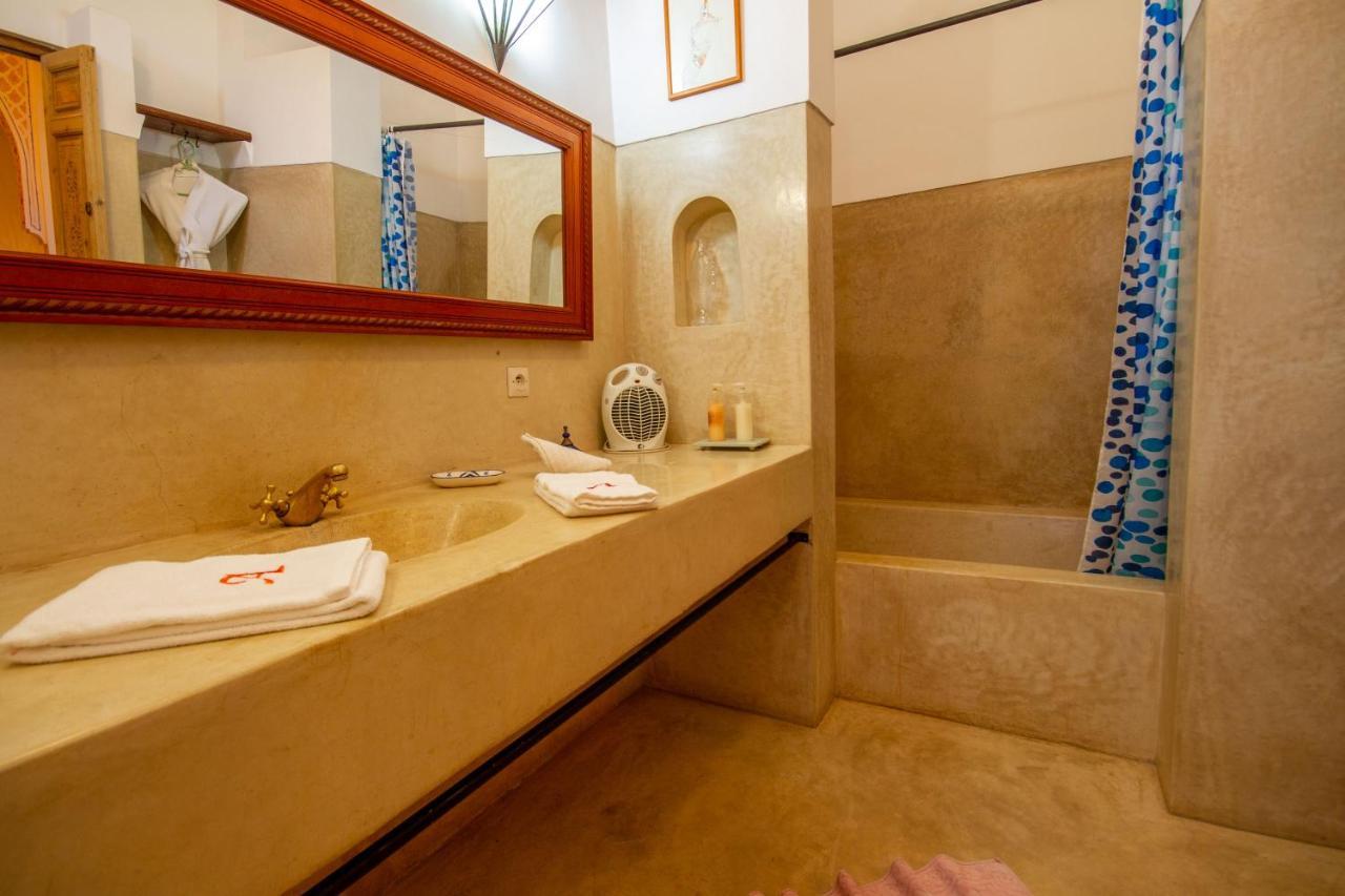 Dombaraka Riad