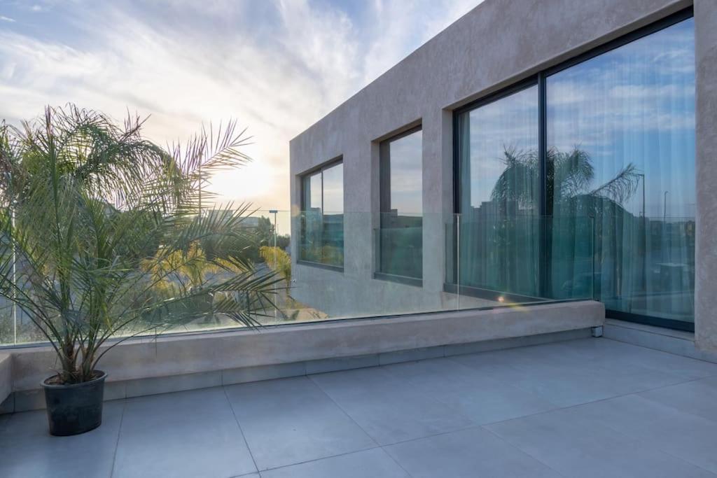 6 Suites Piscine Chauffee - Leyana Villa *