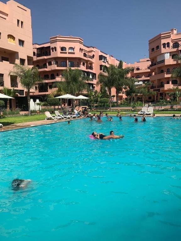 Cosy Flat And Pools *