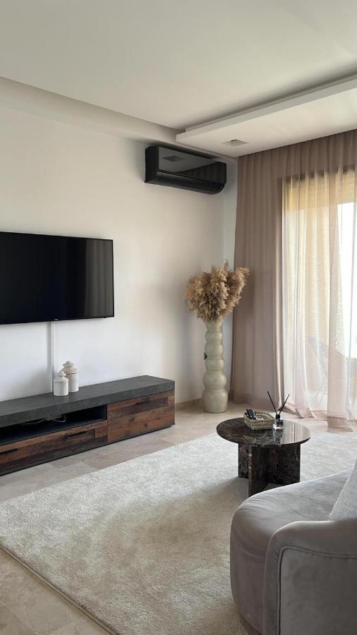 Apt Prestigia Jubaea F4 Piscine *