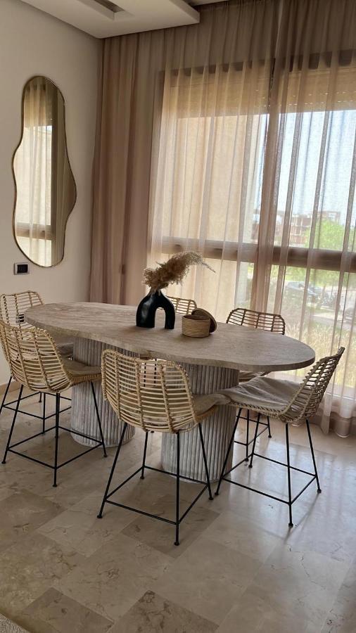 Apt Prestigia Jubaea F4 Piscine