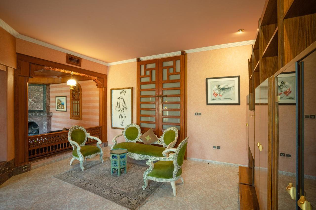 Nomadz Palace *