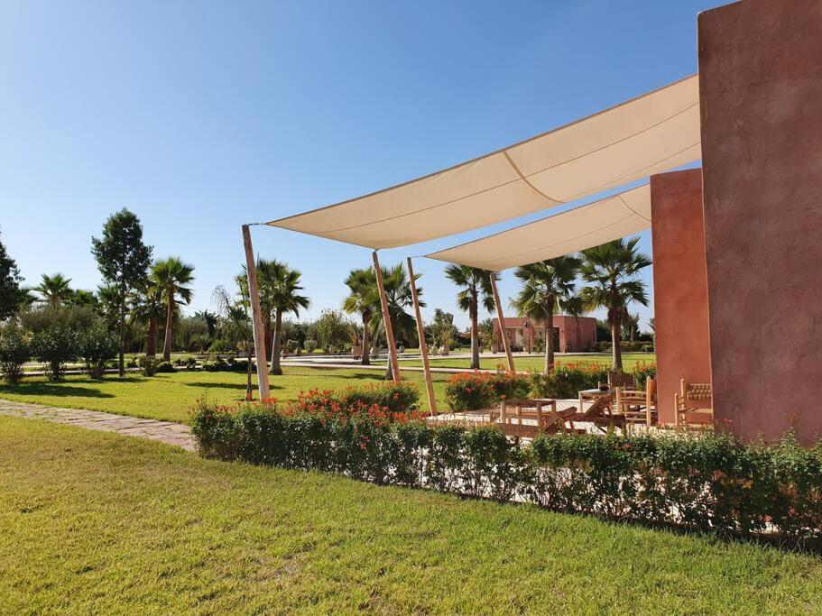 Villa Dar Lalla Mhalla 975m2 5ch - Rt De Fes *