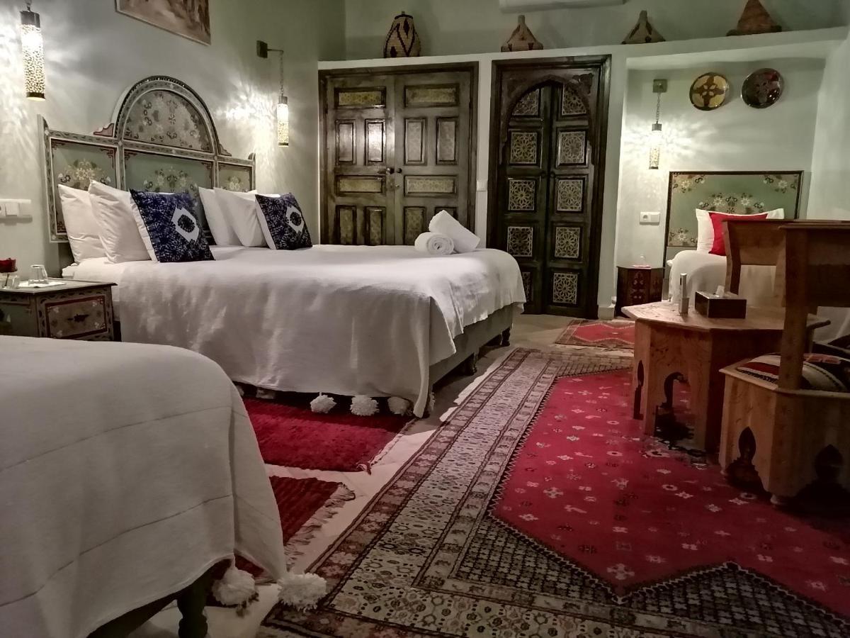Dalla Santa Riad *