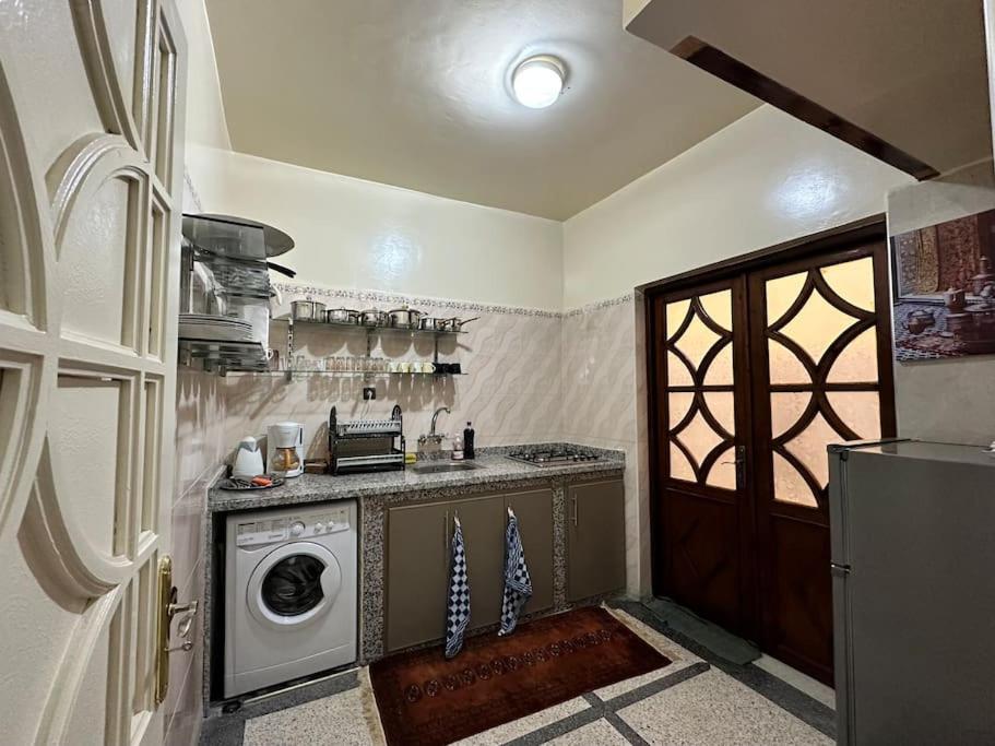Near Airport - Pool- Terrace- Airco-parking-wifi Appartamento *