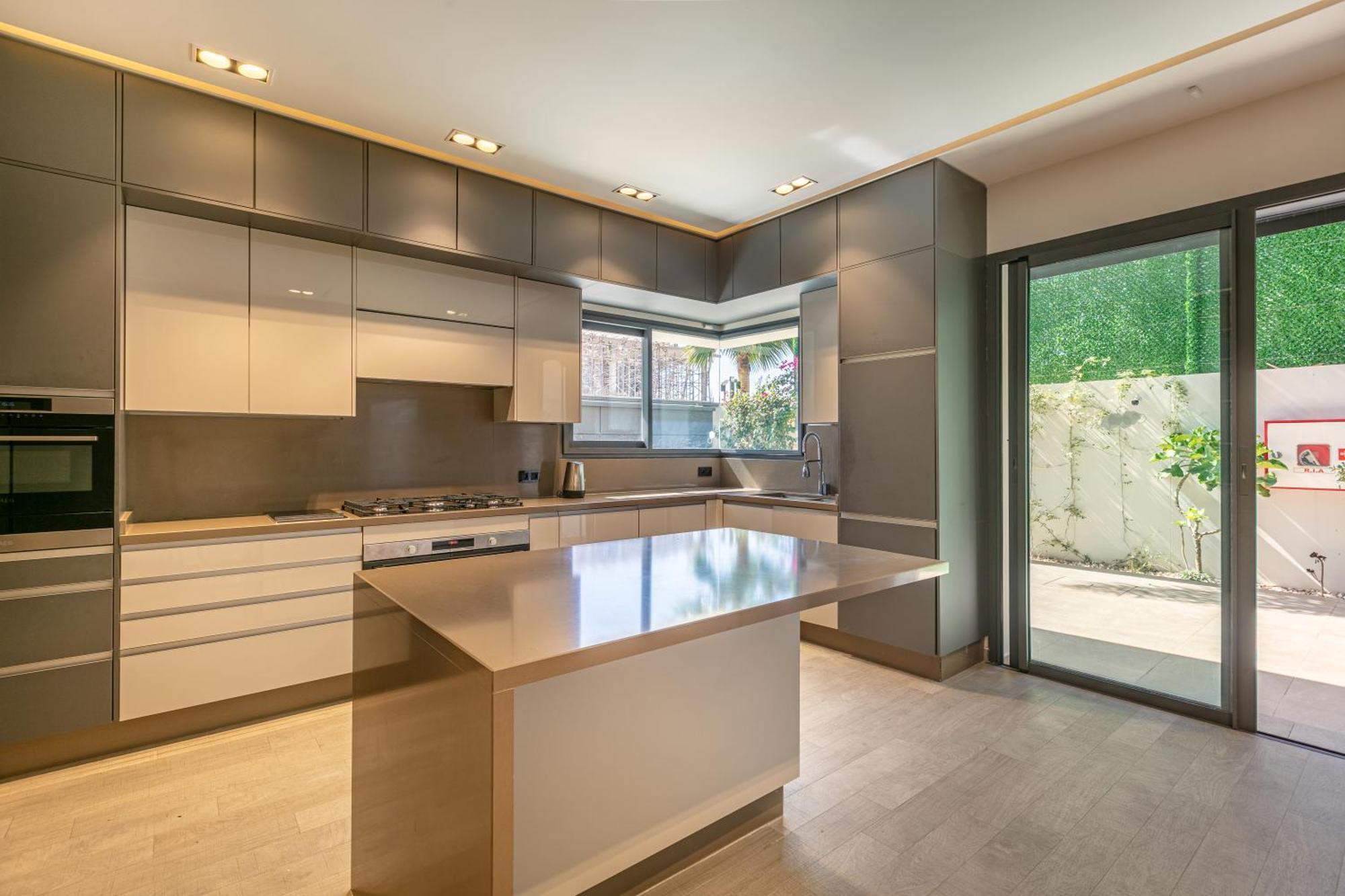 Zari Villa