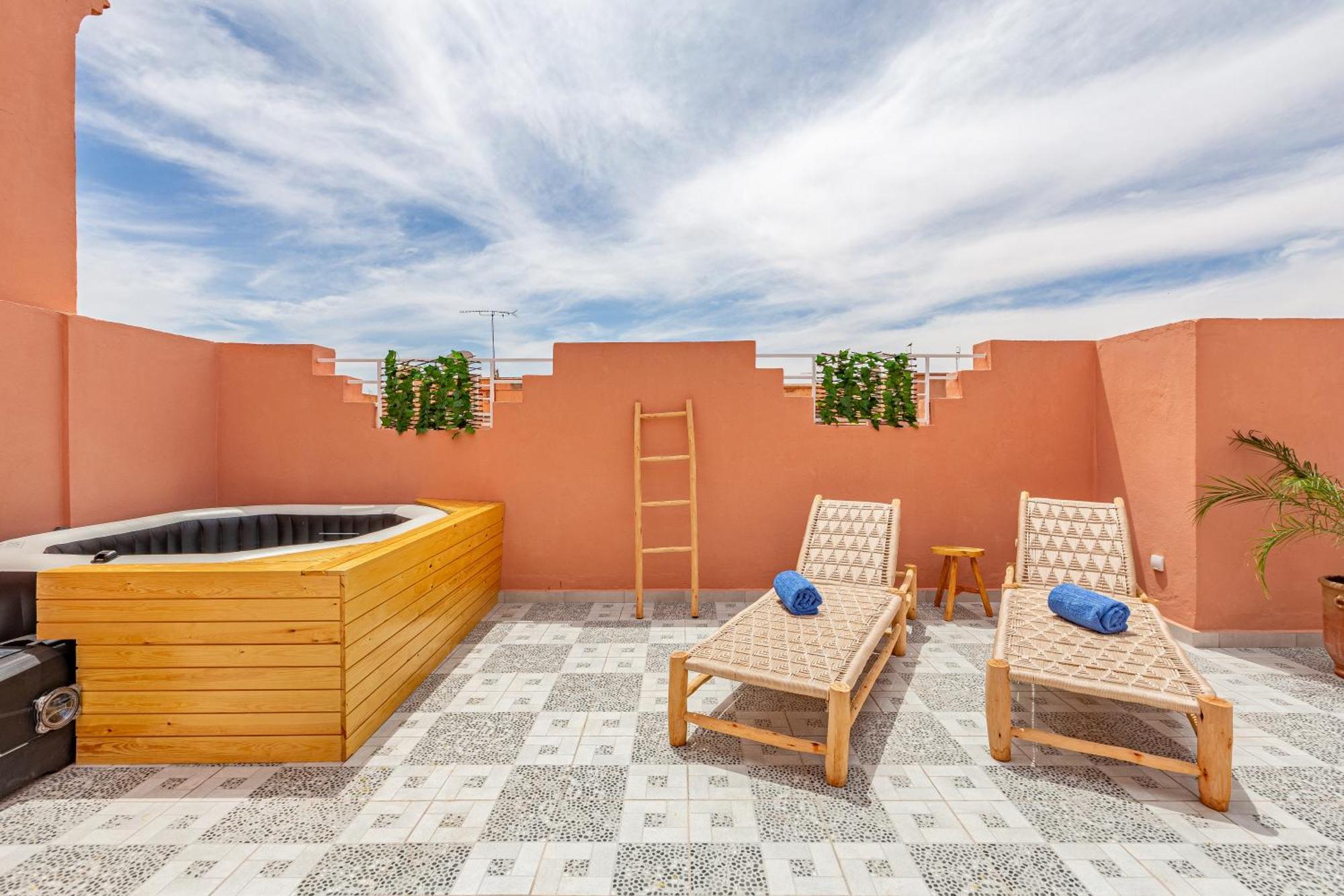 Riad Avec Terrasse Et Jacuzzi Prive 5*