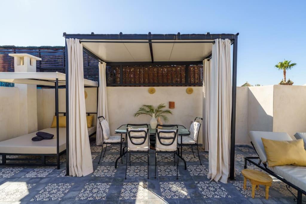 Riad Taher - Piscine - Wifi Fibre Optique - Petit Dejeuner Marrakesh
