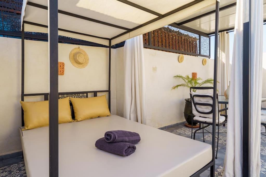 Riad Taher - Piscine - Wifi Fibre Optique - Petit Dejeuner *