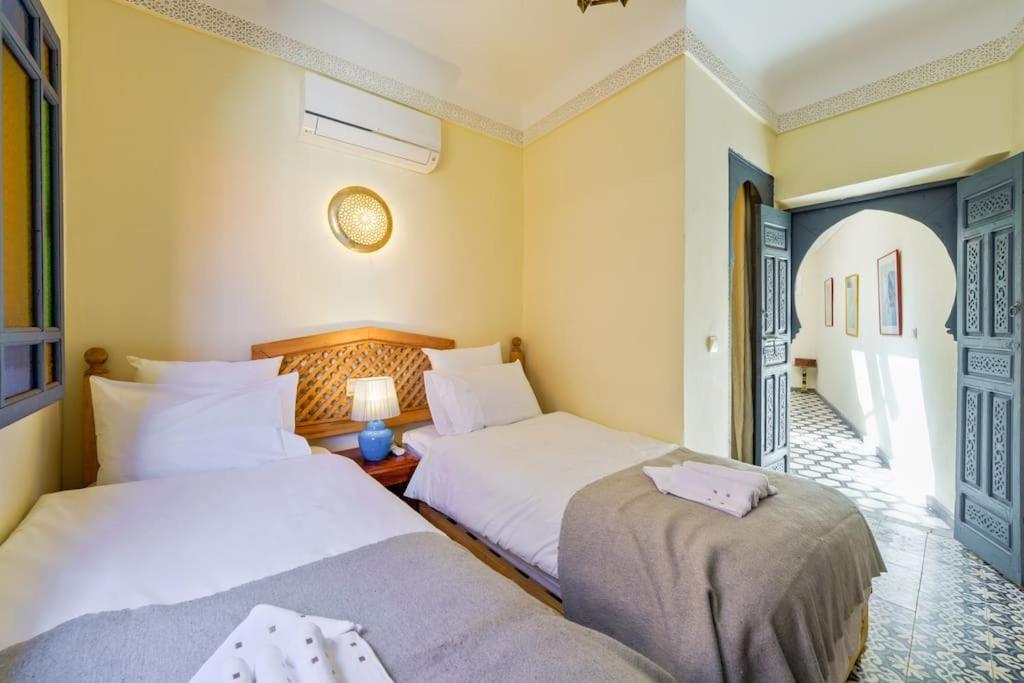 Riad Taher - Piscine - Wifi Fibre Optique - Petit Dejeuner Holiday home