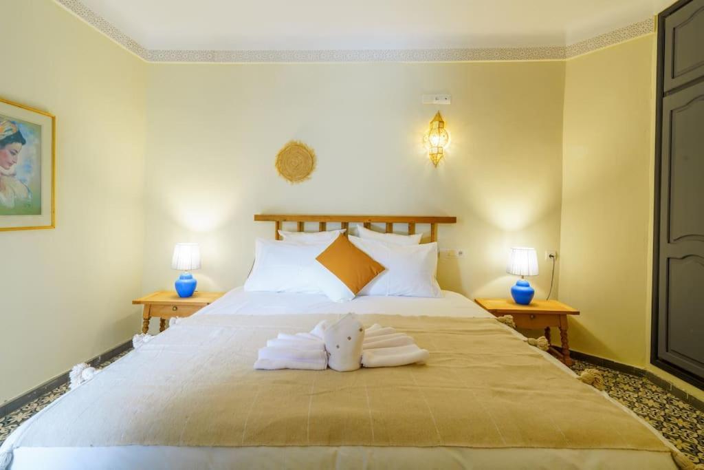 Riad Taher - Piscine - Wifi Fibre Optique - Petit Dejeuner Holiday home *