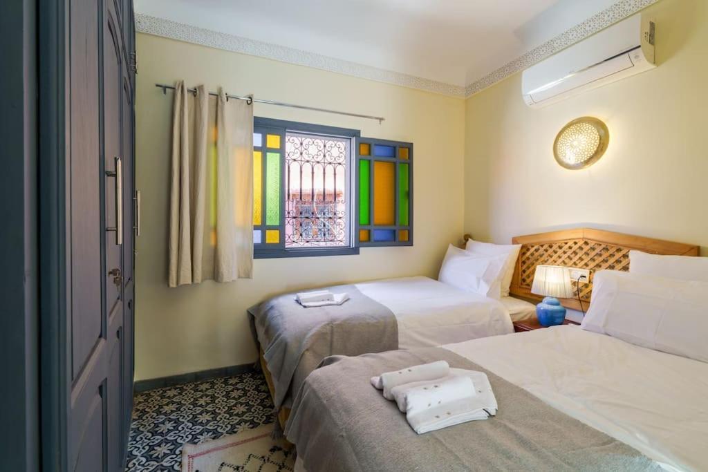 Riad Taher - Piscine - Wifi Fibre Optique - Petit Dejeuner *