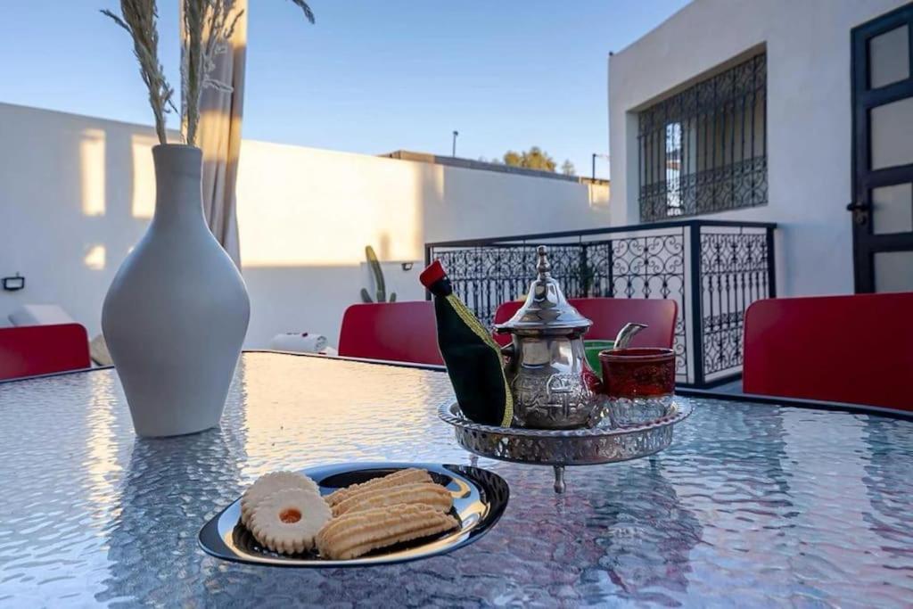 Riad Taher - Piscine - Wifi Fibre Optique - Petit Dejeuner Holiday home *