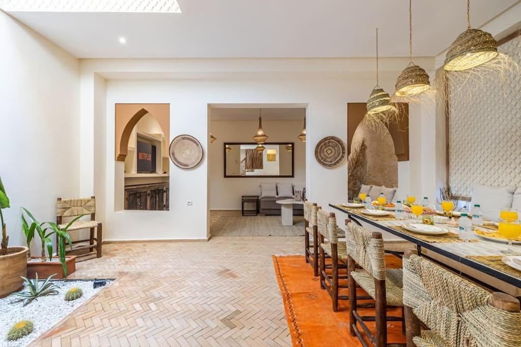 Macan Exclusive And Trendy Chich Breakfast Incl