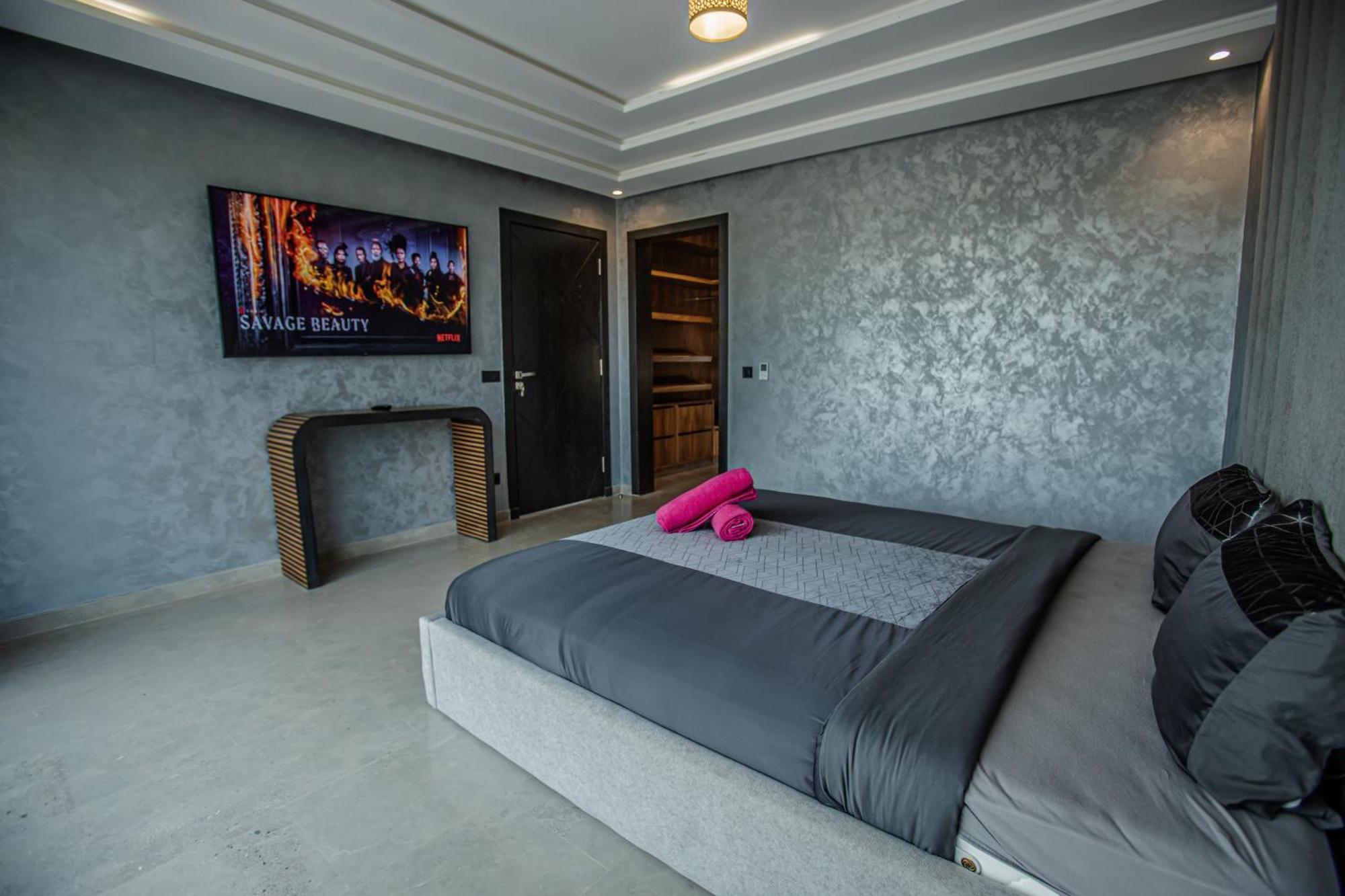 Snobe Villa *