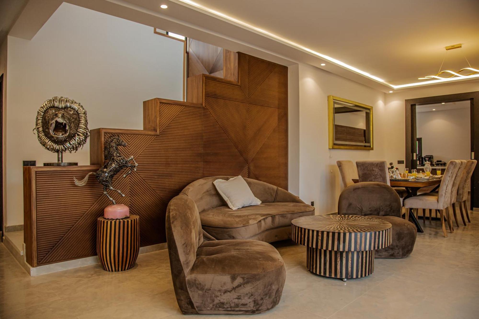 Snobe Villa *