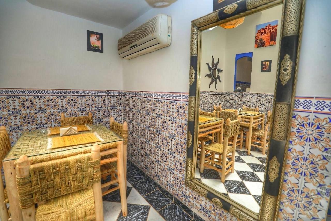 Amirkesh And Pool, In Exclusivity, Families Only *