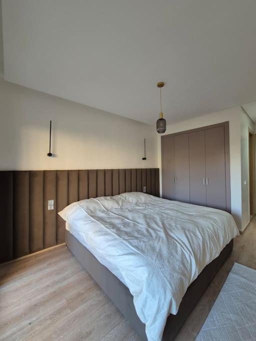 Appartement 2ch Rez De Jardin Piscine *