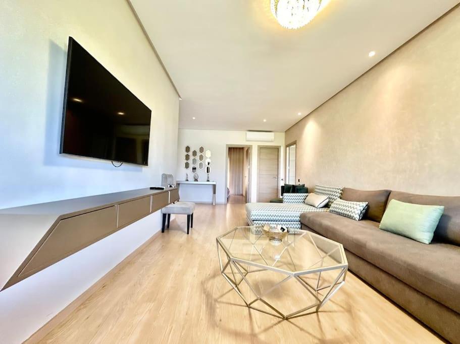 Appartement Spacieux Et Moderne Avec Vue Sur Montagne Et Piscine *