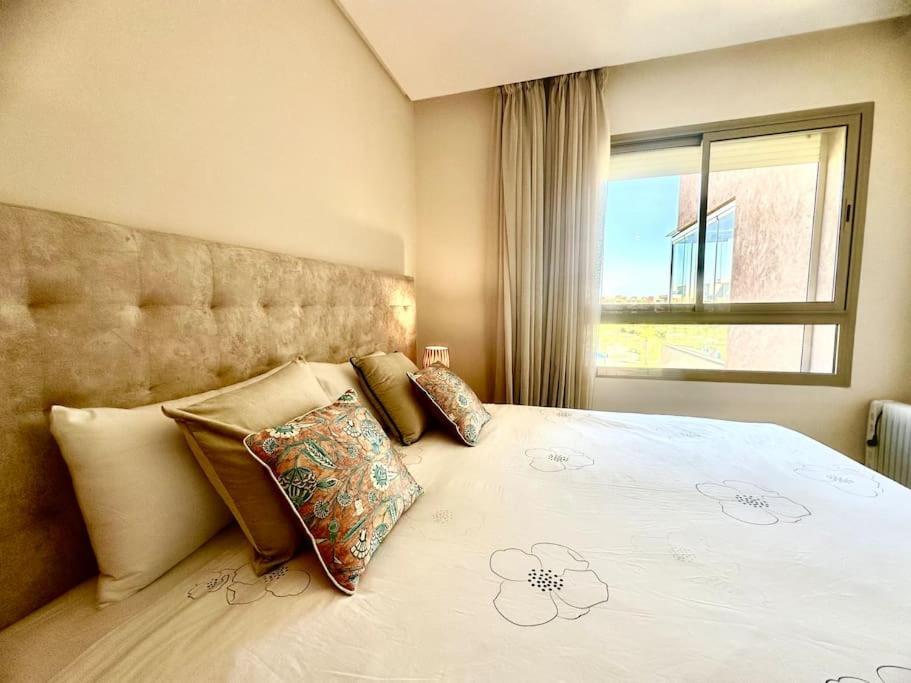 Appartement Spacieux Et Moderne Avec Vue Sur Montagne Et Piscine Marrakesh