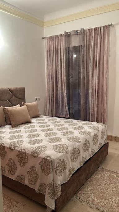 Bien Situe Privee, Piscine Appartement *