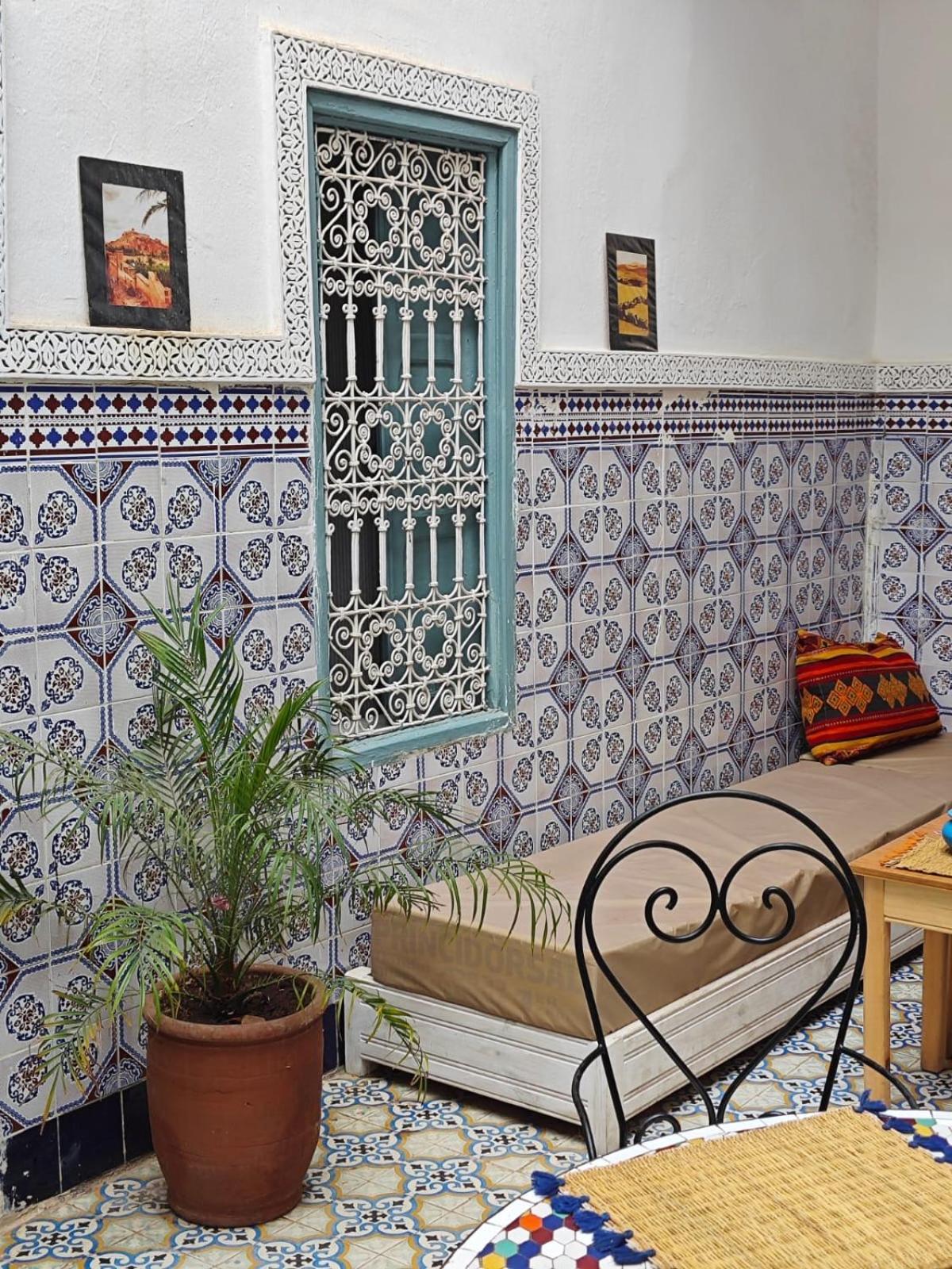 Be Twenty Guest house *