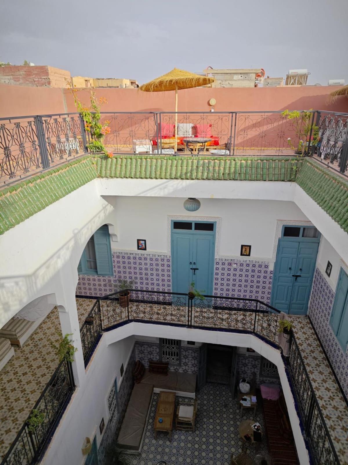 Be Twenty Guest house *