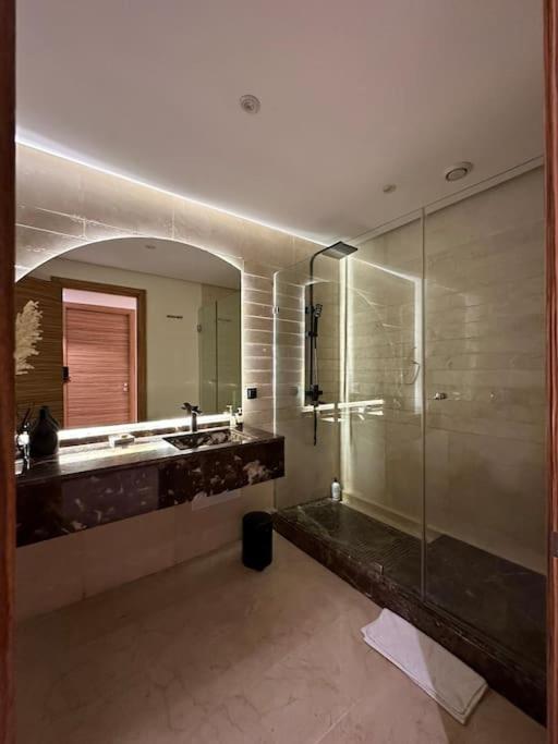 Nacarat 2br Piscine 170 M2 Centre