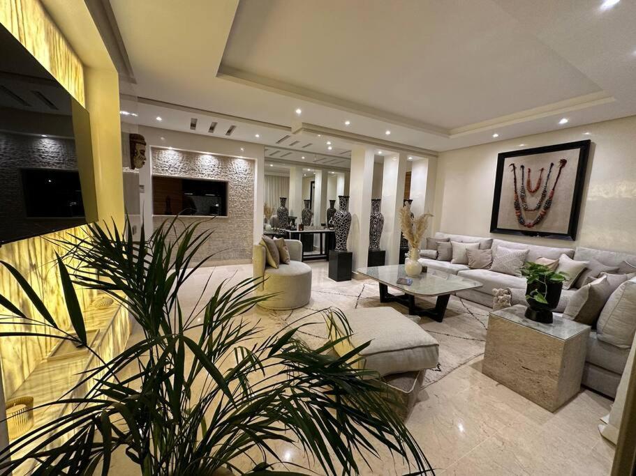 Appartement Nacarat 2br Piscine 170 M2 Centre Marrakesh