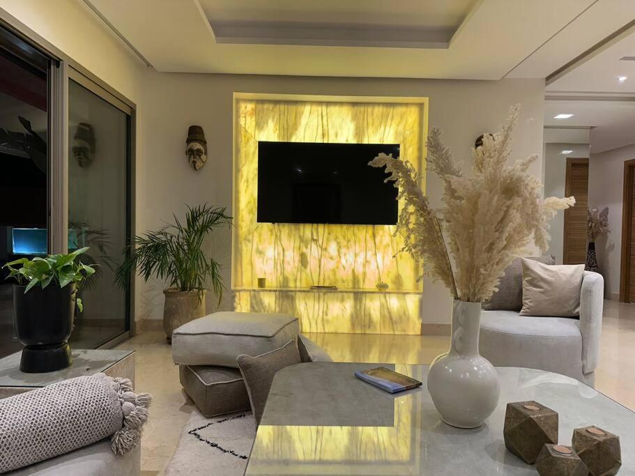 Nacarat 2br Piscine 170 M2 Centre *