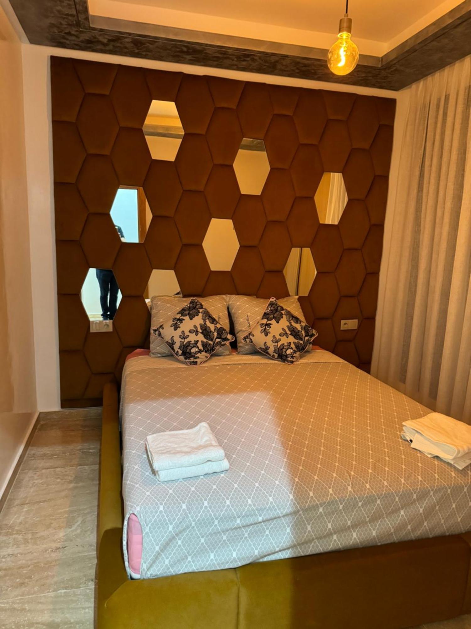 Appartamento Luxueuse Apparemment -143 Standing *