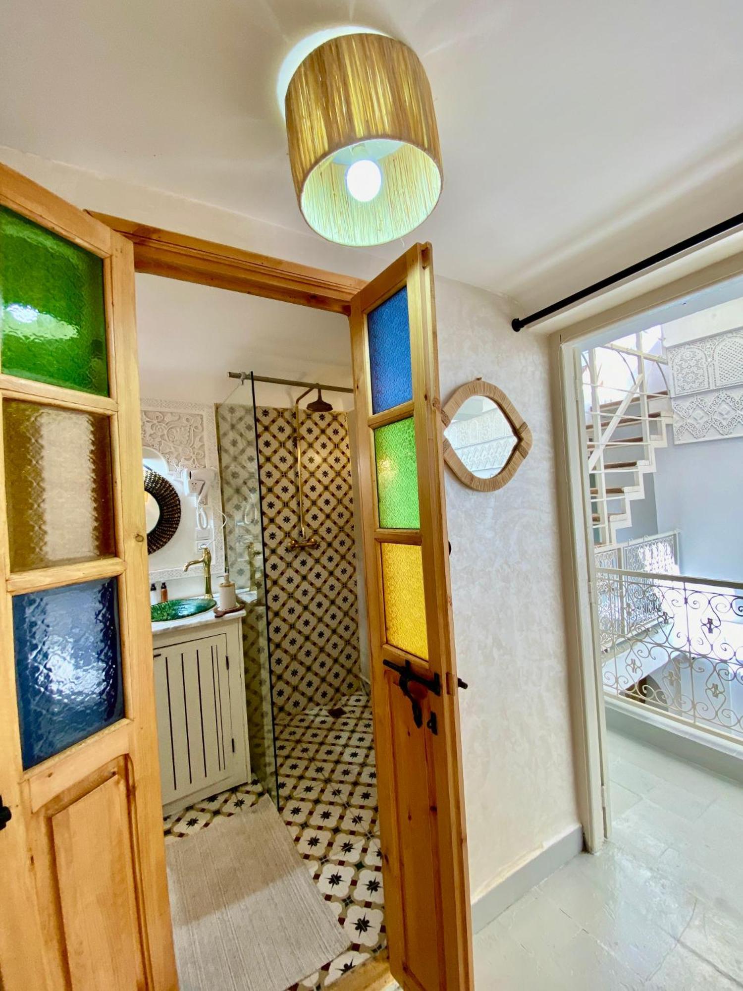 Vines Riad *