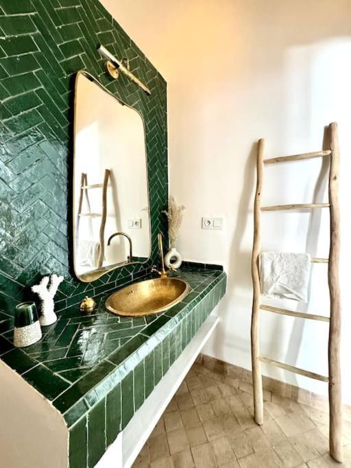 Apartamento Riad Louisa Spa, And Pool