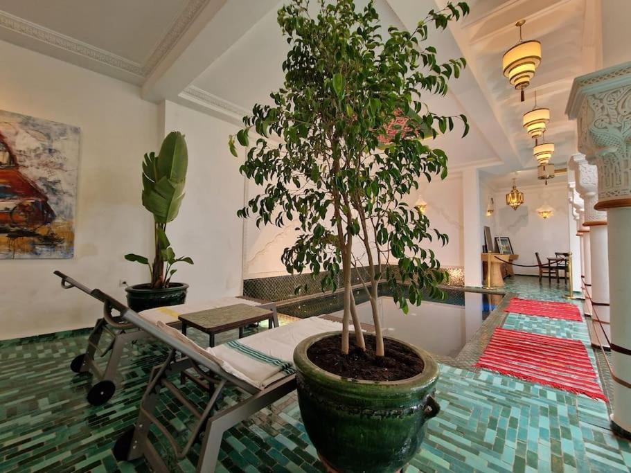 Laklak Nouvelle 400m2 Mit Pool In Der Medina Marrakesh