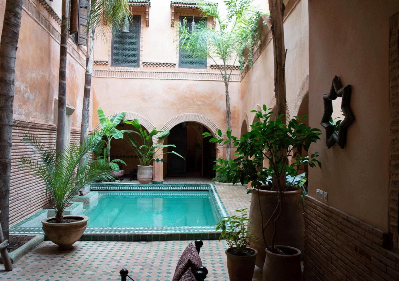 Amirat Al Jamal Riad *