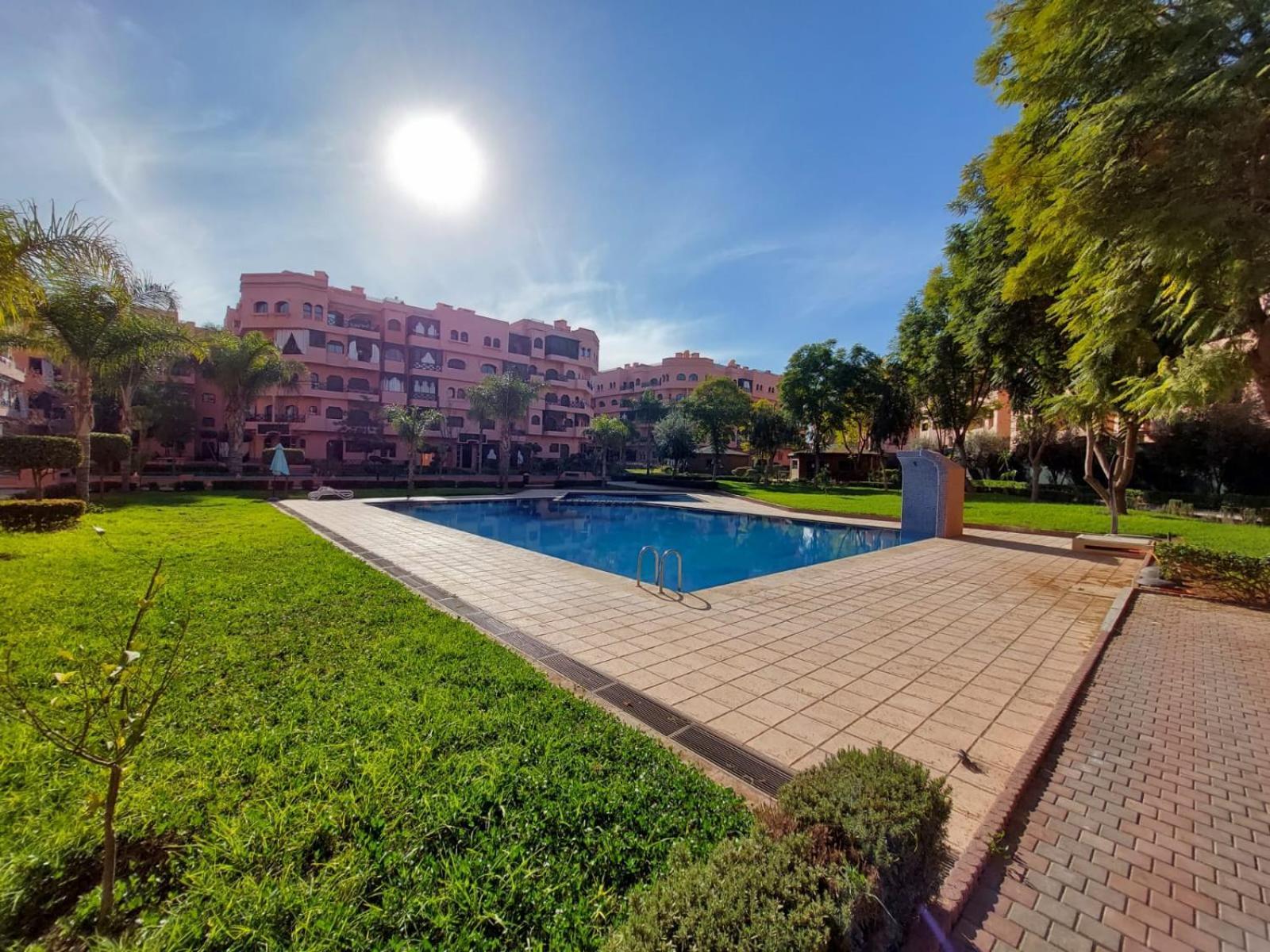 Somptueux Avec Terrasse Et Piscines