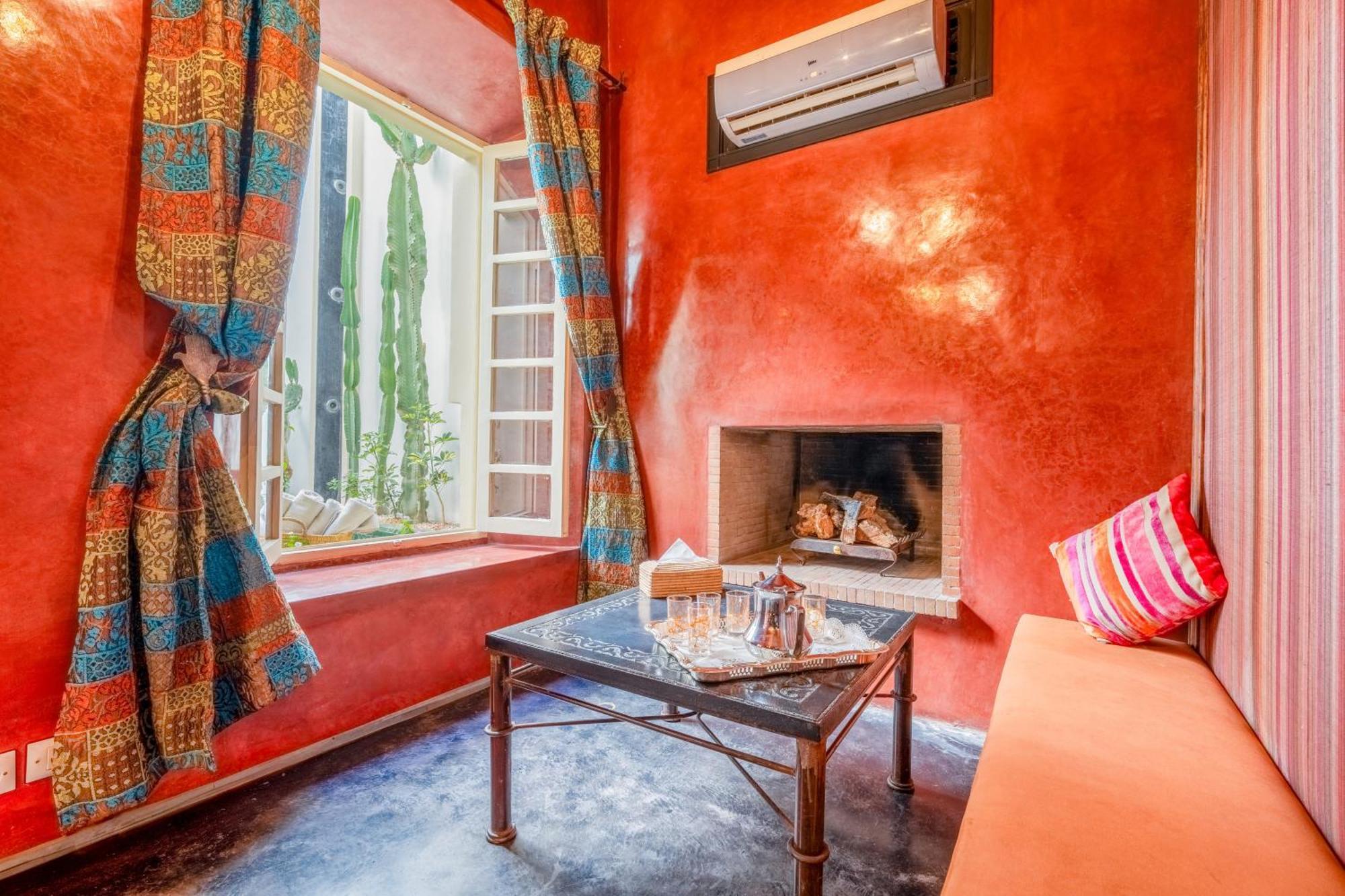 Riad Sabbar Private 4-bedroom With Heated Pool, Free Wifi & Breakfast