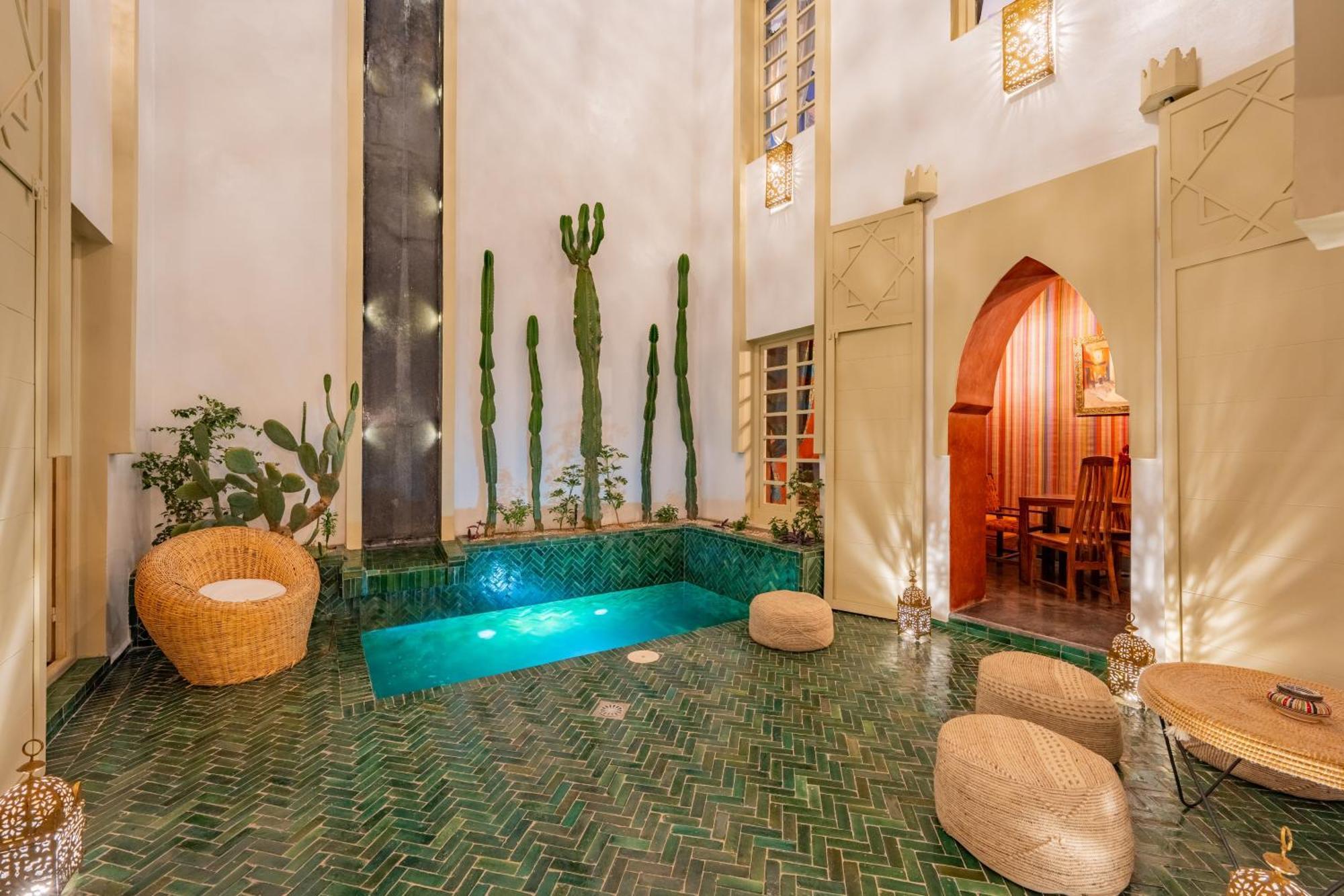 Sabbar Private 4-bedroom With Heated Pool, Free Wifi & Breakfast