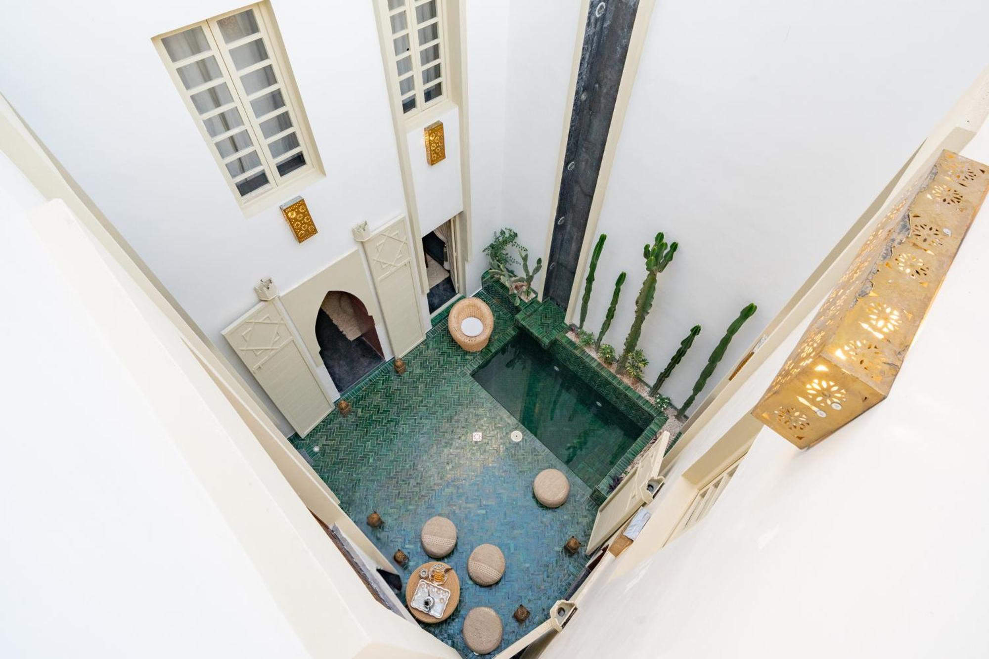 Sabbar Private 4-bedroom With Heated Pool, Free Wifi & Breakfast Riad *