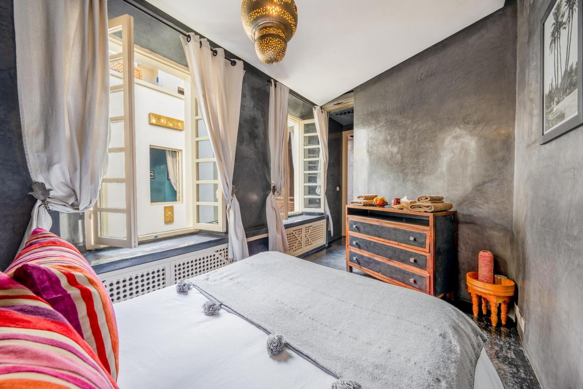 Sabbar Private 4-bedroom With Heated Pool, Free Wifi & Breakfast Riad *