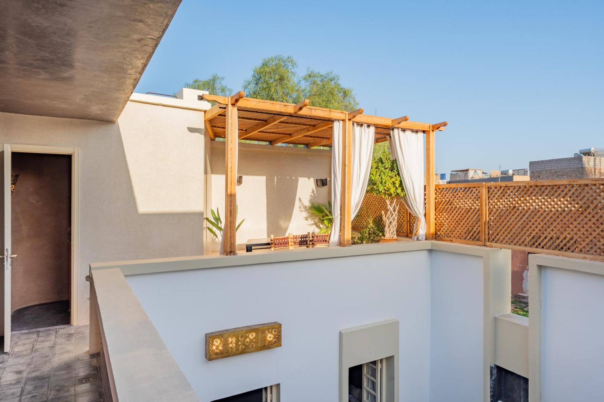 Sabbar Private 4-bedroom With Heated Pool, Free Wifi & Breakfast Riad