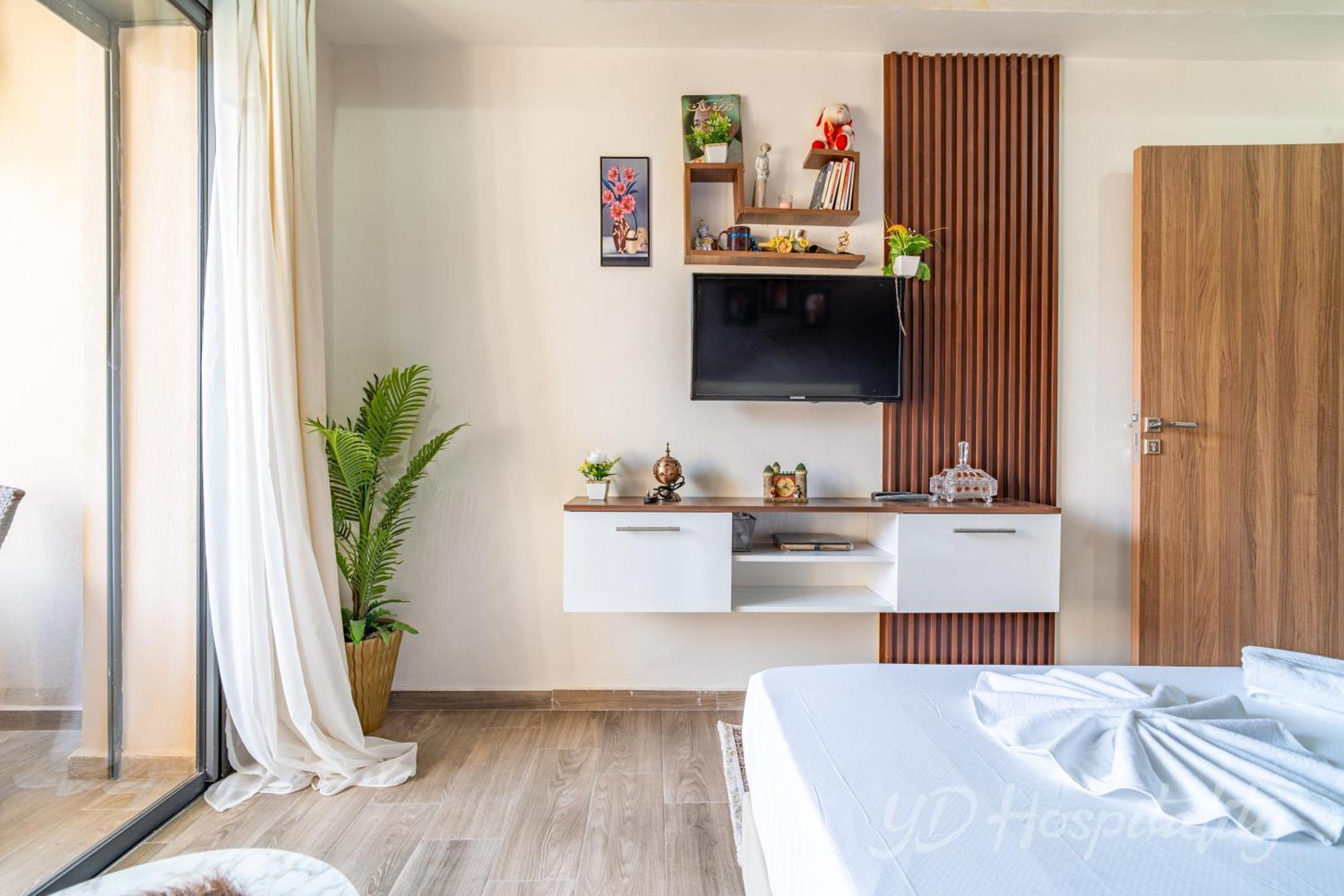 5-star In Prime Spot With Luxe Touches Appartement