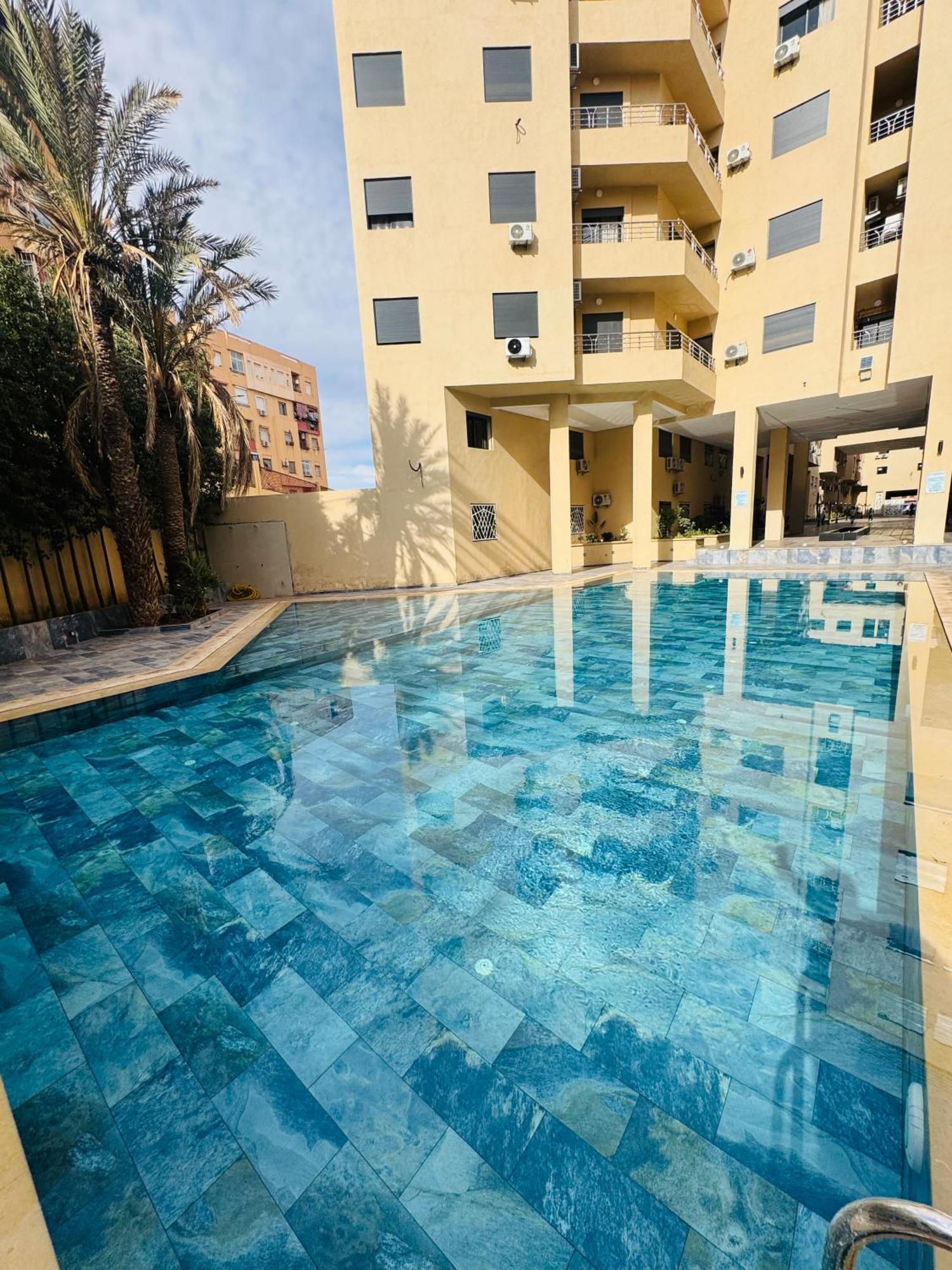Burj Malak Confortable Piscine Family Appartement