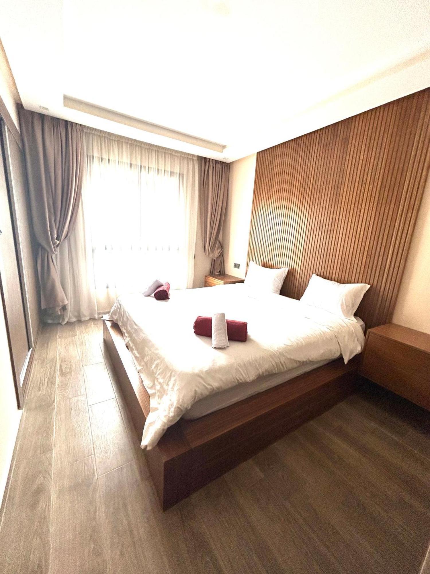3 Cosy M Avenue *