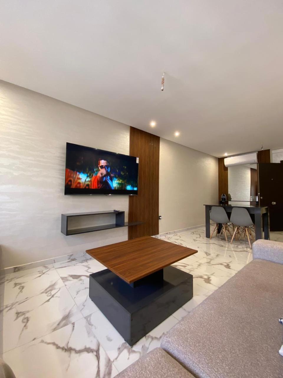 Palmeraie Piscine Et Parking Prive Apartamento *