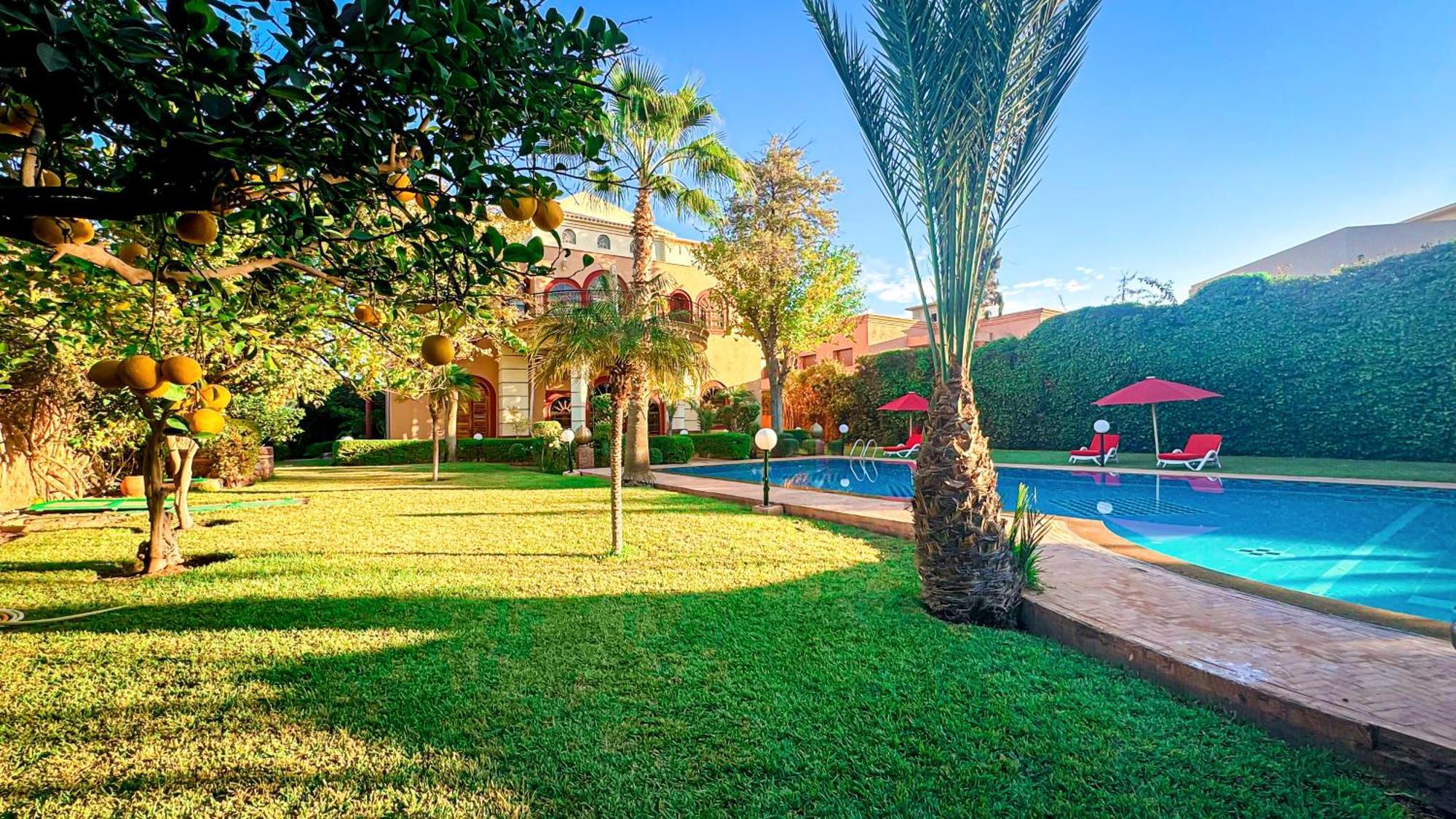 Charming Luxury - Pool & Hot Tub